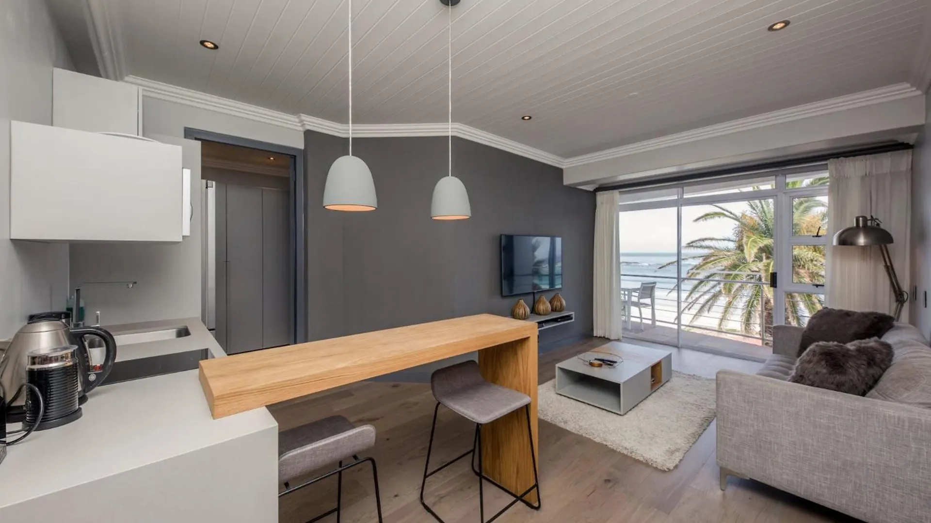 Seasonsfind - The Bay Apartment Cape Town South Africa
