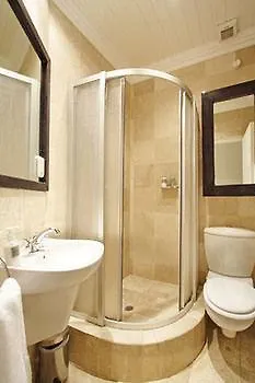 Seasonsfind - The Bay Apartment Cape Town
