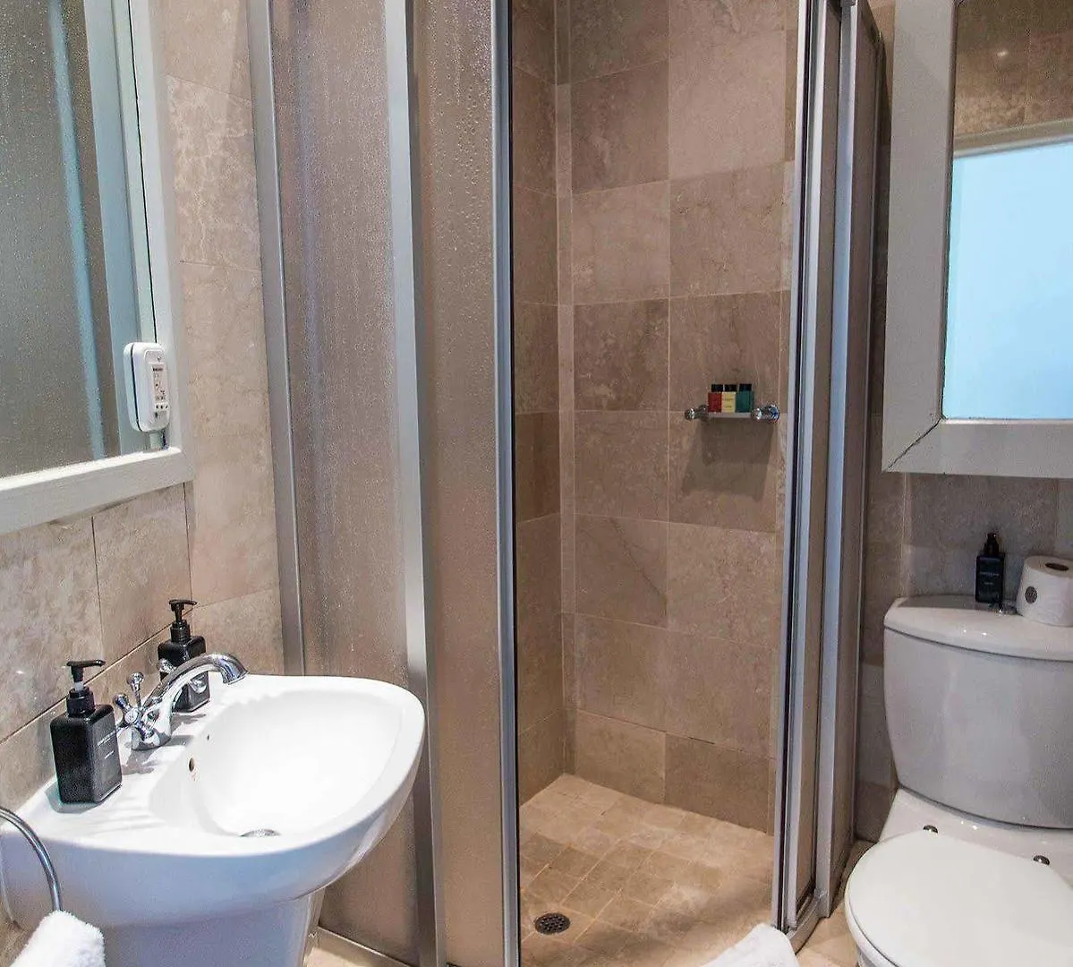 Seasonsfind - The Bay Apartment Cape Town South Africa