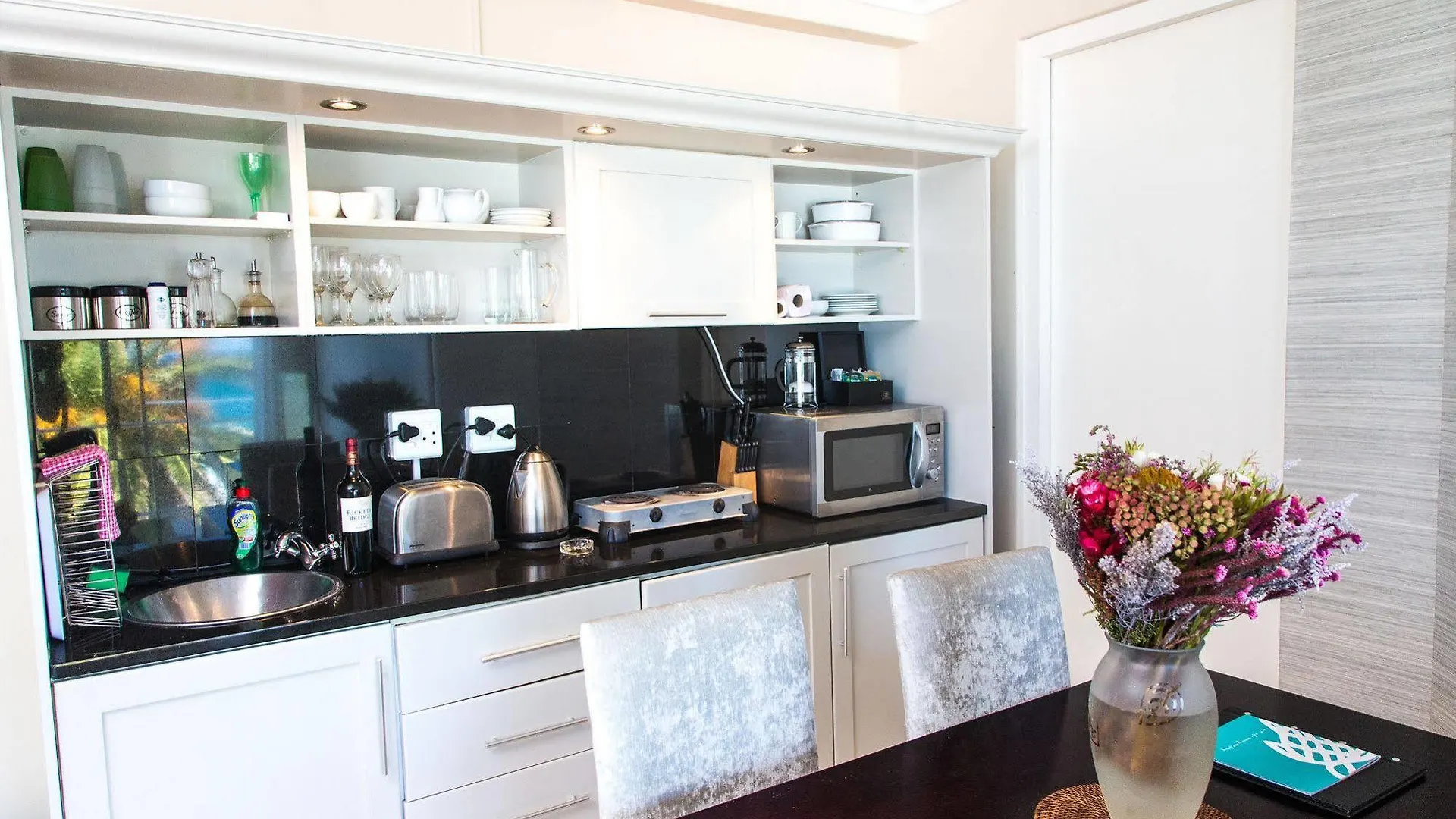 Seasonsfind - The Bay Apartment Cape Town