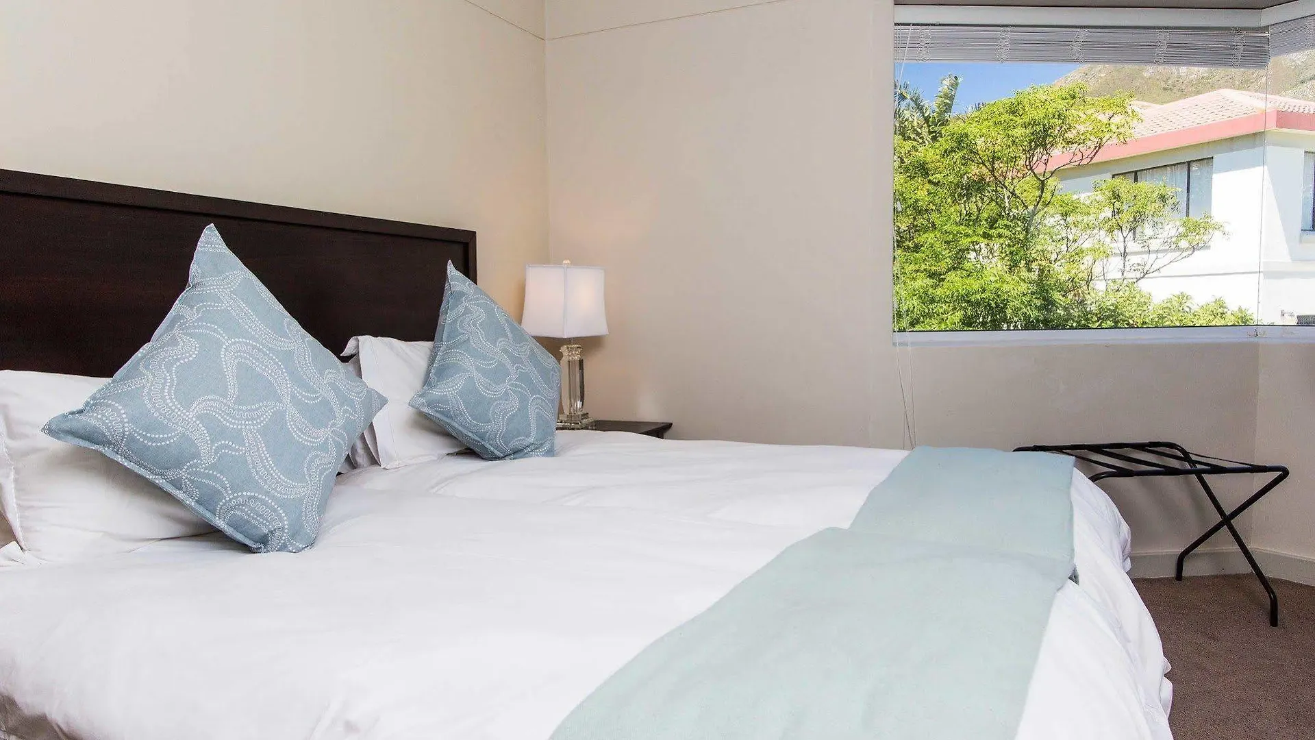 Seasonsfind - The Bay Apartment Cape Town